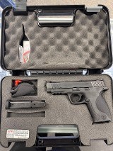 SMITH & WESSON M&P 45 .45 ACP - 2 of 3