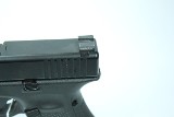 GLOCK 22 GEN 5 (PA225S203) 40 Smith & Wesson - 2 of 3