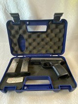 SMITH & WESSON SW40VE .40 S&W - 2 of 3