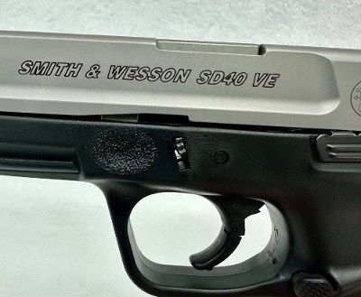 SMITH & WESSON SD40 VE .40 S&W - Image 3 of 3