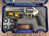 SMITH & WESSON 617 .22 LR - 1 of 3