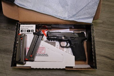SMITH & WESSON M&P9 SHIELD EZ M2.0 9MM LUGER (9X19 PARA) - Image 1 of 3