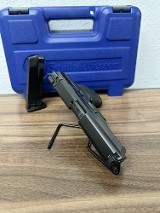 SMITH & WESSON M&P40 .40 S&W - 3 of 3