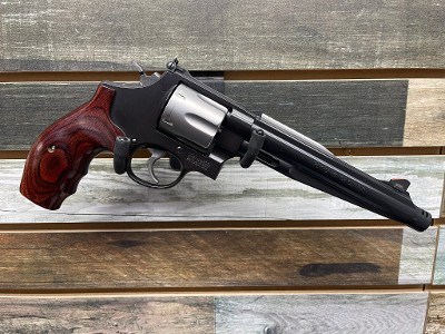 SMITH & WESSON 629-6 .44 MAGNUM - Image 1 of 3