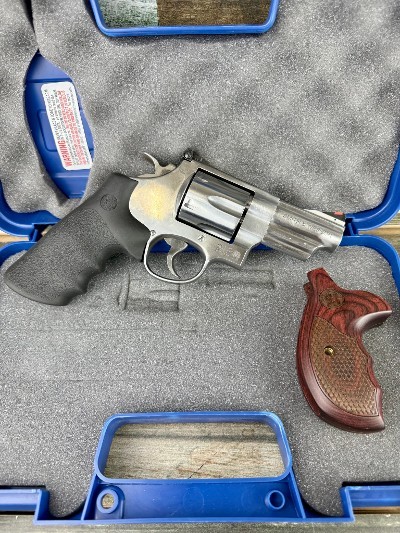 SMITH & WESSON 629-6 .44 MAGNUM - Image 1 of 3