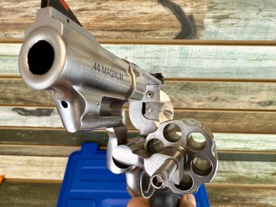 SMITH & WESSON 629-6 .44 MAGNUM - Image 2 of 3