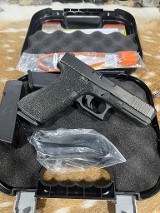 GLOCK G22 GEN 5 .40 S&W - 3 of 3