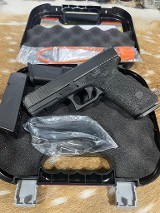 GLOCK G22 GEN 5 .40 S&W - 1 of 3