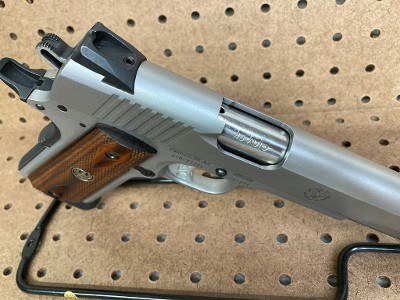 RUGER SR1911 STANDARD .45 ACP - Image 3 of 3