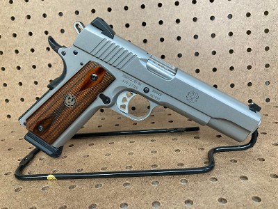 RUGER SR1911 STANDARD .45 ACP - Image 1 of 3