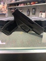 TAURUS GX4 CARRY 9MM LUGER (9X19 PARA) - 1 of 3