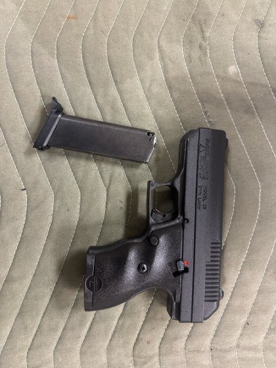 HI-POINT C9 - PISTOL 9MM LUGER (9x19 PARA) - Image 1 of 2