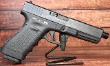 GLOCK 22 Gen3 USA With Silencerco TreadedBarrel .40 S&W - 2 of 3