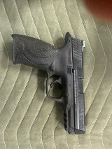 SMITH & WESSON M&P 40 40 Smith & Wesson - 1 of 2