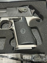 MAGNUM RESEARCH DESERT EAGLE .44 MAGNUM - 2 of 3