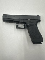 GLOCK 22 GEN 4 .40 - Image 1 of 3