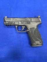 Smith & Wesson M&P M2.0 Optic Ready 10MM - 2 of 3