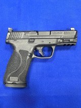 Smith & Wesson M&P M2.0 Optic Ready 10MM - 1 of 3