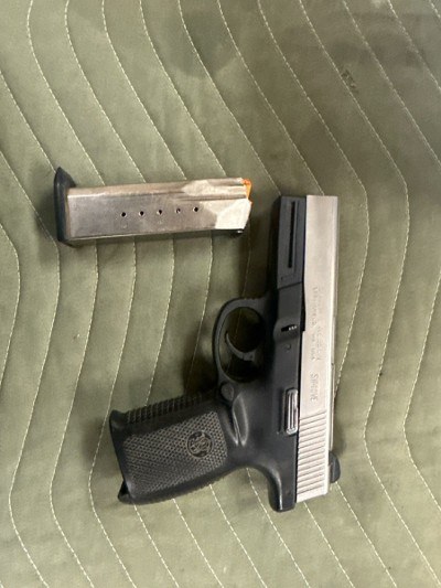 SMITH & WESSON SW 40VE 40 Smith & Wesson - Image 2 of 2