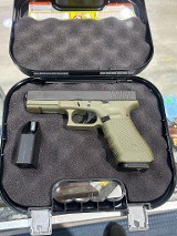 GLOCK g22 gen 4 ODG .40 S&W - 1 of 3