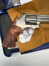 SMITH & WESSON M686 PLUS DELUXE 6" .357 MAG - Image 3 of 3