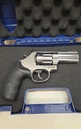 SMITH & WESSON 686-6 .357 MAG - 1 of 3