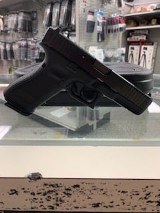 GLOCK G17C V 9MM LUGER (9x19 PARA) - 1 of 3