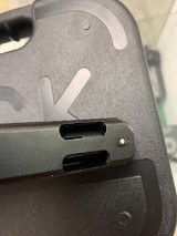 GLOCK G17C V 9MM LUGER (9x19 PARA) - 2 of 3
