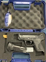SMITH & WESSON M&P 40 .40 S&W - 1 of 3