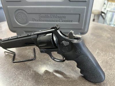 SMITH & WESSON 629-6 .44 MAGNUM - Image 2 of 3