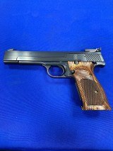 SMITH & WESSON MODEL 41 .22 LR - 2 of 3