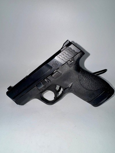 SMITH & WESSON M&P 40 SHIELD .40 S&W - Image 1 of 3