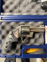 COLT PYTHON .357 MAG - 2 of 3