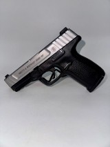 SMITH & WESSON SD40 VE .40 S&W - Image 1 of 3