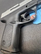 SMITH & WESSON SD40 VE .40 S&W - 2 of 3