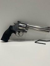 SMITH & WESSON 686-6 .357 MAG - 2 of 3