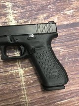 GLOCK GLOCK G17 GEN 5 9MM LUGER W/ NIGHT SIGHTS 9MM LUGER (9x19 PARA) - 2 of 3