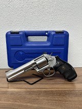 SMITH & WESSON 686-6 .357 MAG - 1 of 3