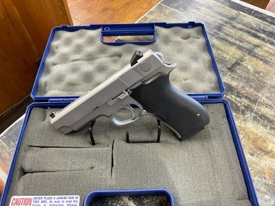 SMITH & WESSON 4586 .45 ACP - Image 1 of 3