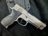 SMITH & WESSON 9 Tactical 9MM LUGER (9x19 PARA) - 1 of 2