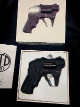 STANDARD MANUFACTURING S333 THUNDERSTRUCK .22 lr & .22 mag - 1 of 1