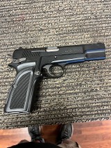 BROWNING HI POWER .40 S&W - 1 of 3