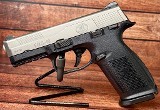FN Herstal (FNH) FNS-40 40S&W Two-Tone .40 S&W - 1 of 3
