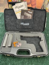 SIG SAUER P226 EQUINOX ELITE 9MM LUGER (9x19 PARA) - 2 of 3