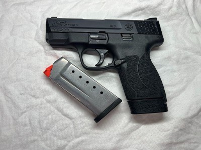 SMITH & WESSON M&P 45 shield M2.0 .45 ACP - Image 1 of 3