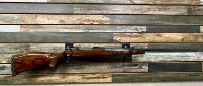 WEATHERBY MARK V .300 WBY MAG - Image 1 of 3