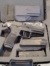 SIG SAUER P320 CARRY .40 S&W - 1 of 3