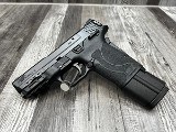 SMITH & WESSON M&P9 SHIELD M2.0 (11810) 9MM LUGER (9x19 PARA) - 1 of 3