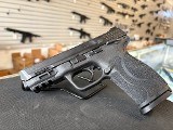 SMITH & WESSON M&P40 M2.0 .40 S&W - 2 of 3