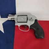 SMITH & WESSON 638-3 airweight .38 SPL - 1 of 3